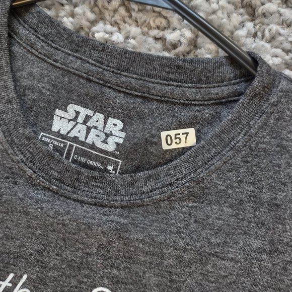 Star Wars Shirt Womens Small Baby Yoda Christmas - Picture 9 of 9